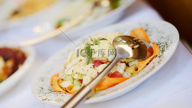 烘焙原料保质期对照表：如何科学管理原料库存